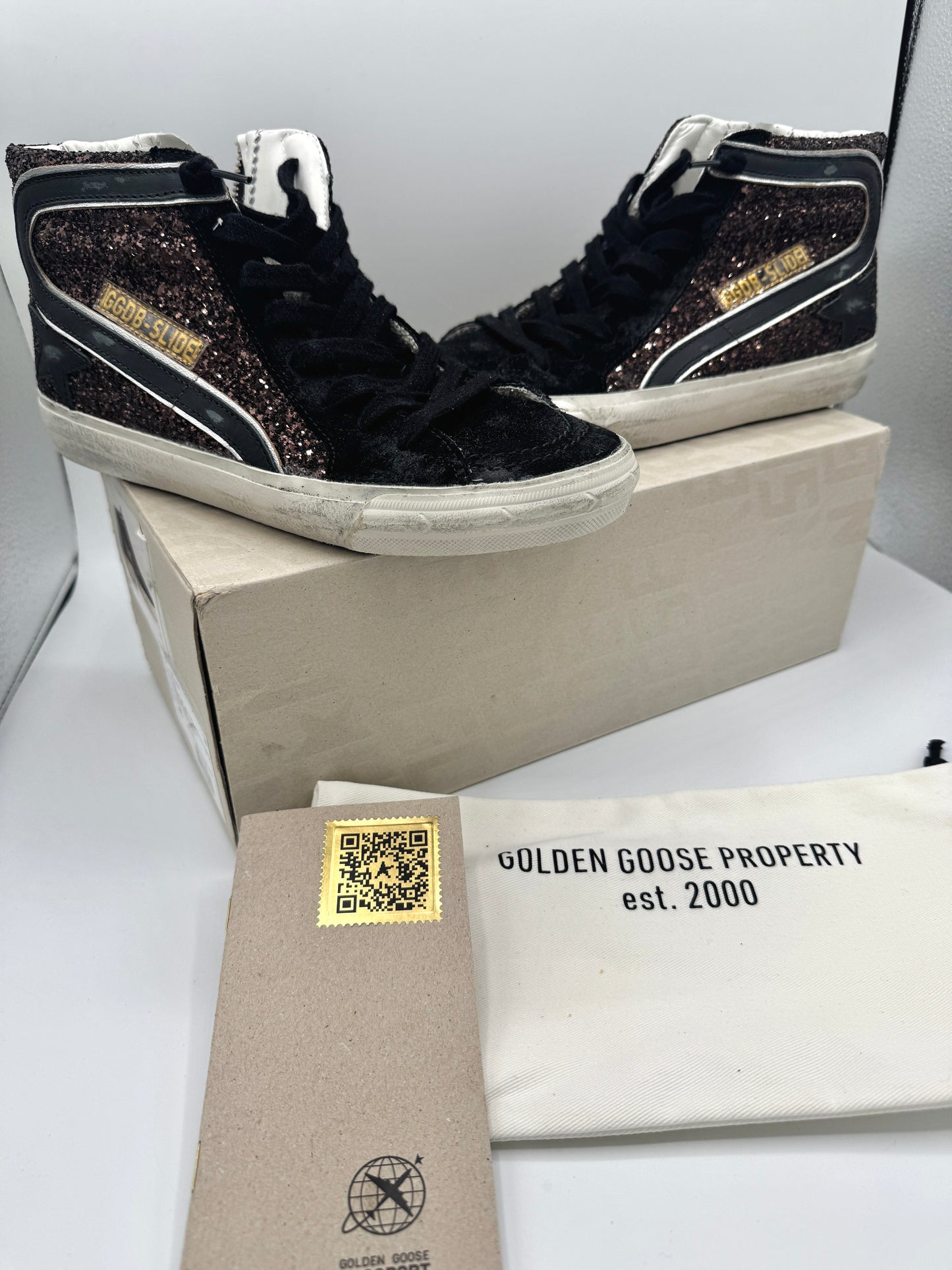 Golden Goose Sneakers Slide in Coffee / Black  Classic Star / Glitter Wave