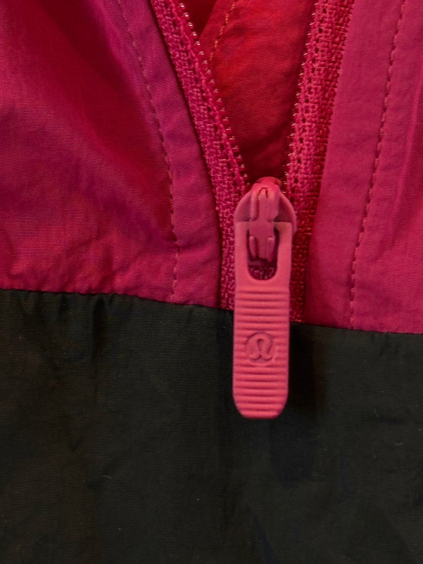 Lululemon Evergreen Anorak Jacket - New with Defect , Ripened Raspberry / Cafe Au Lait / Navy