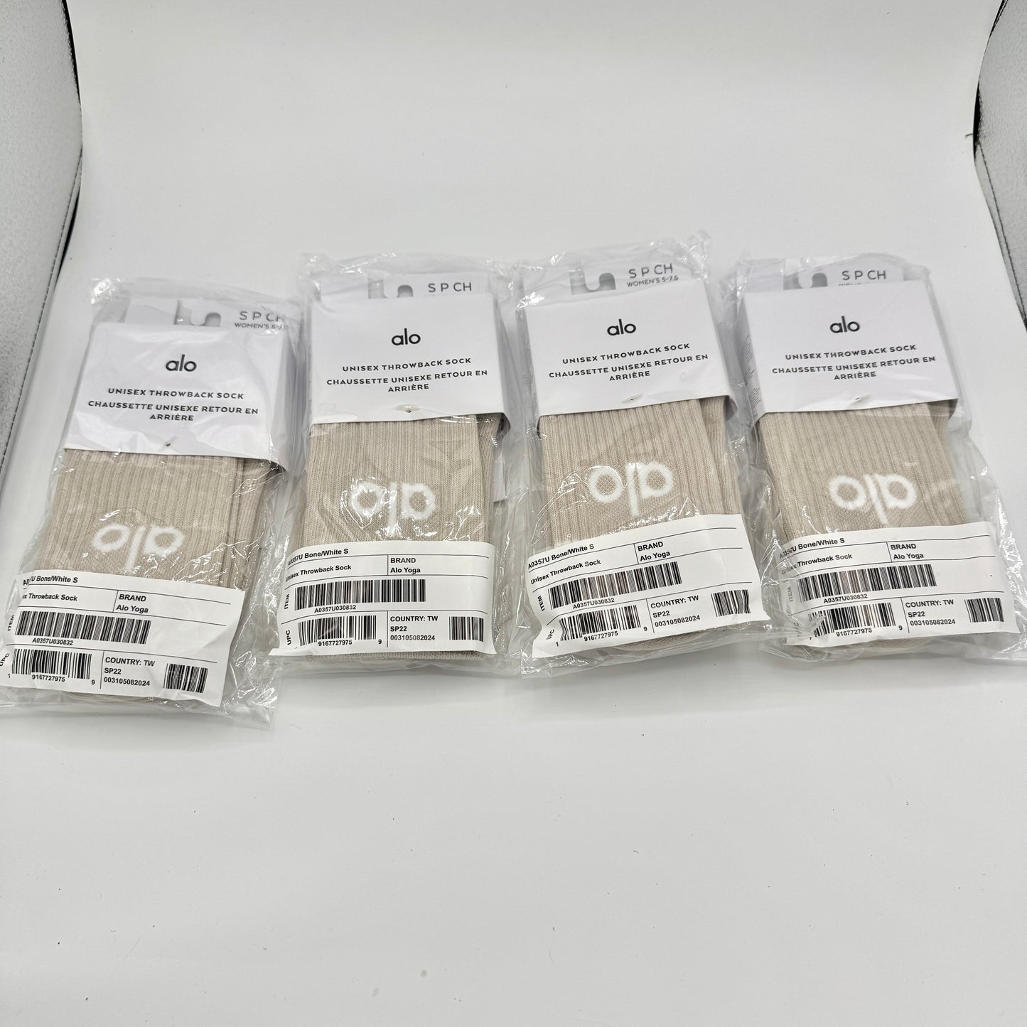 Alo Yoga (Bundle) Unisex Throwback Socks, 4x Pairs - Bone / White