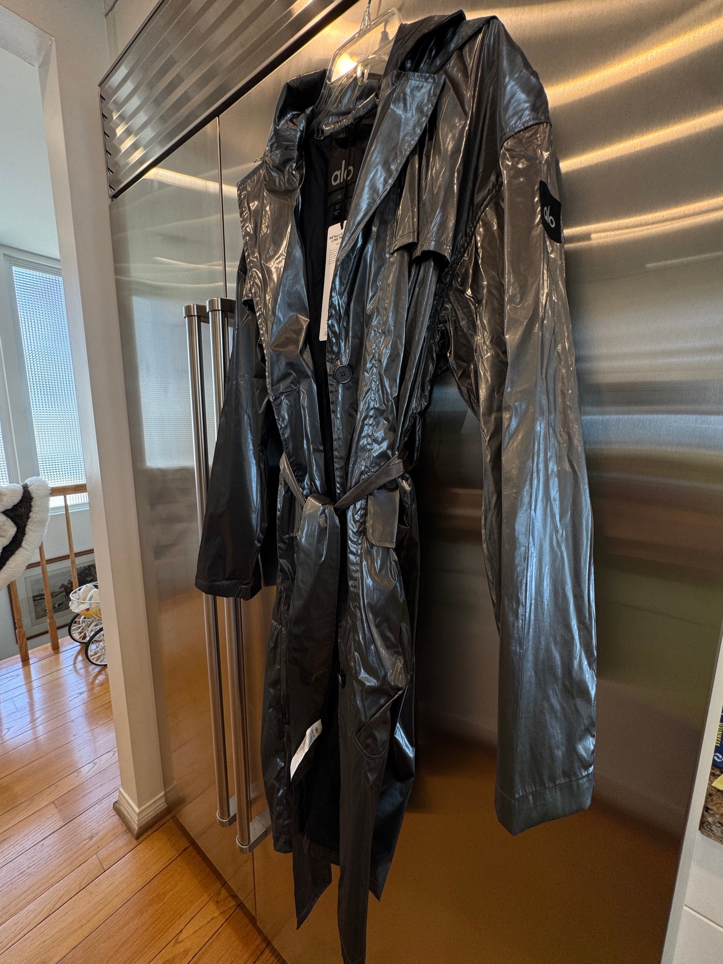 Alo Yoga Metallic Break Line Trench Jacket - Silver , Rain Resistant