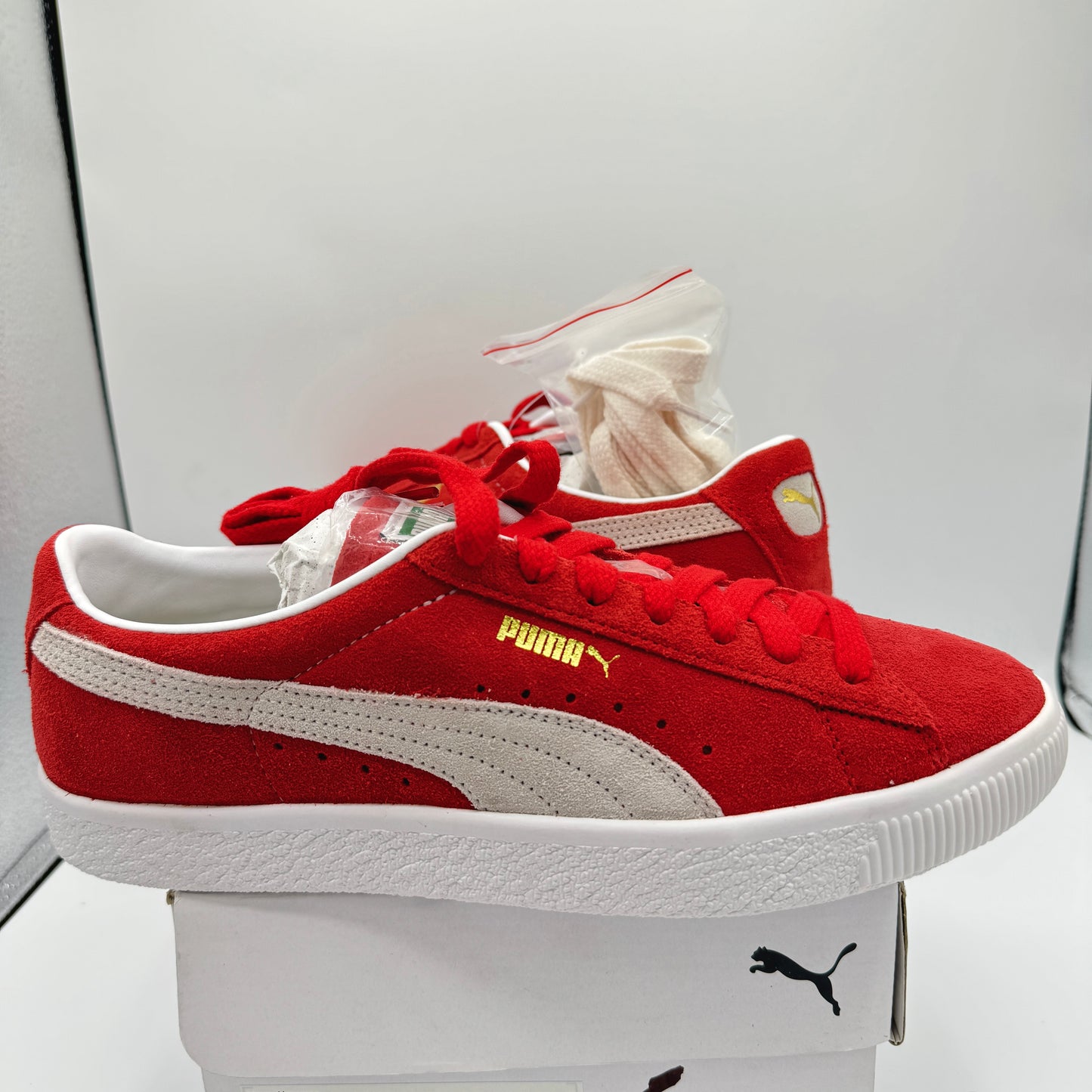 Puma Suede VTG Textured Leather Sneakers , extra laces , high risk red white