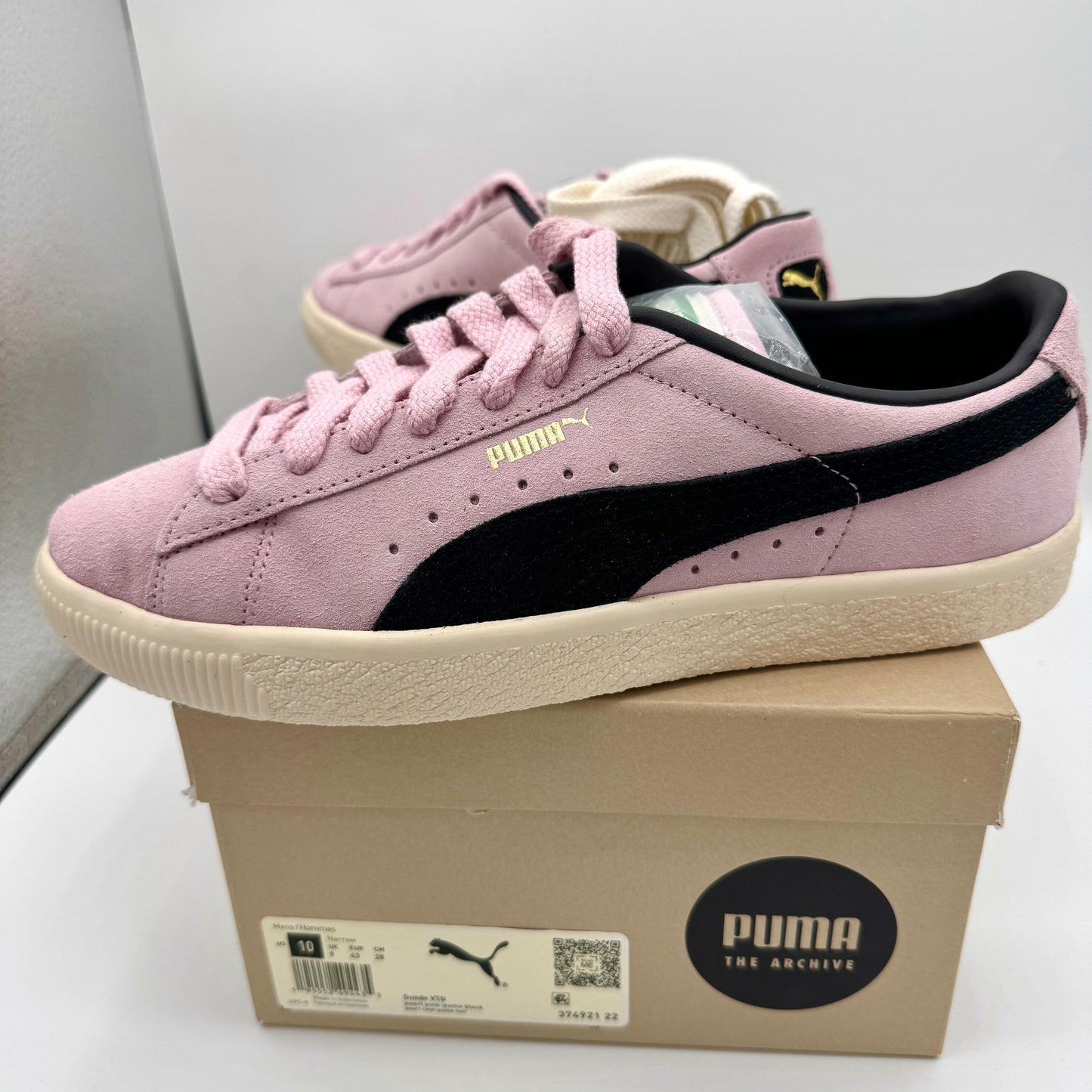 Puma Suede VTG Textured Leather Sneakers , extra laces , pearl pink black