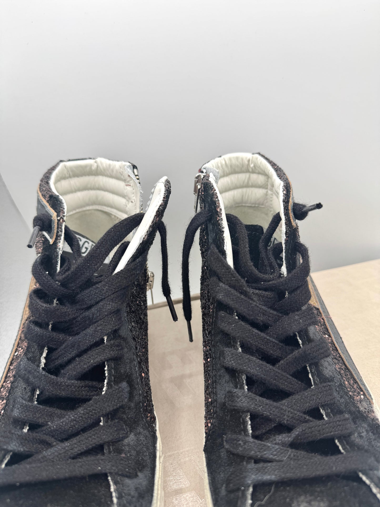 Golden Goose Sneakers Slide in Coffee / Black  Classic Star / Glitter Wave