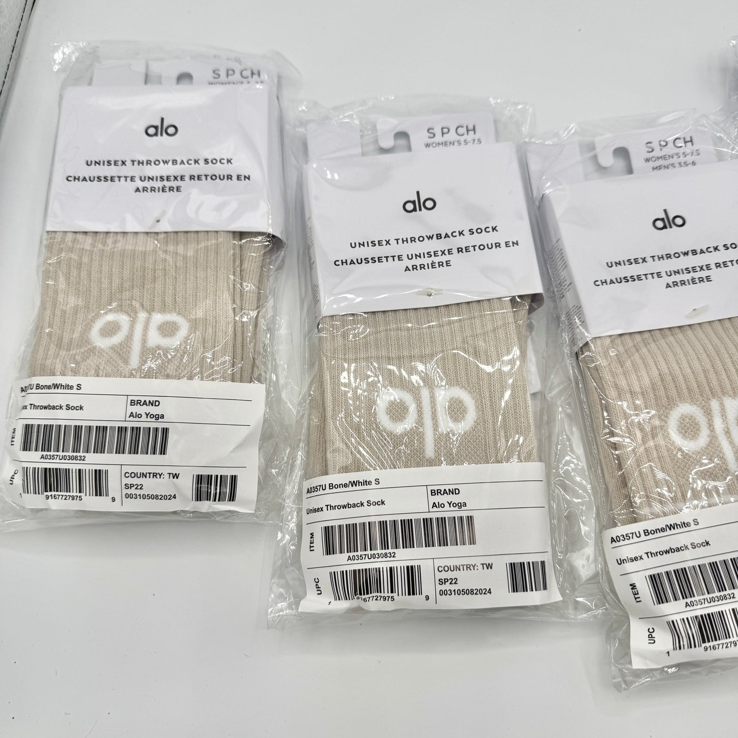 Alo Yoga (Bundle) Unisex Throwback Socks, 4x Pairs - Bone / White