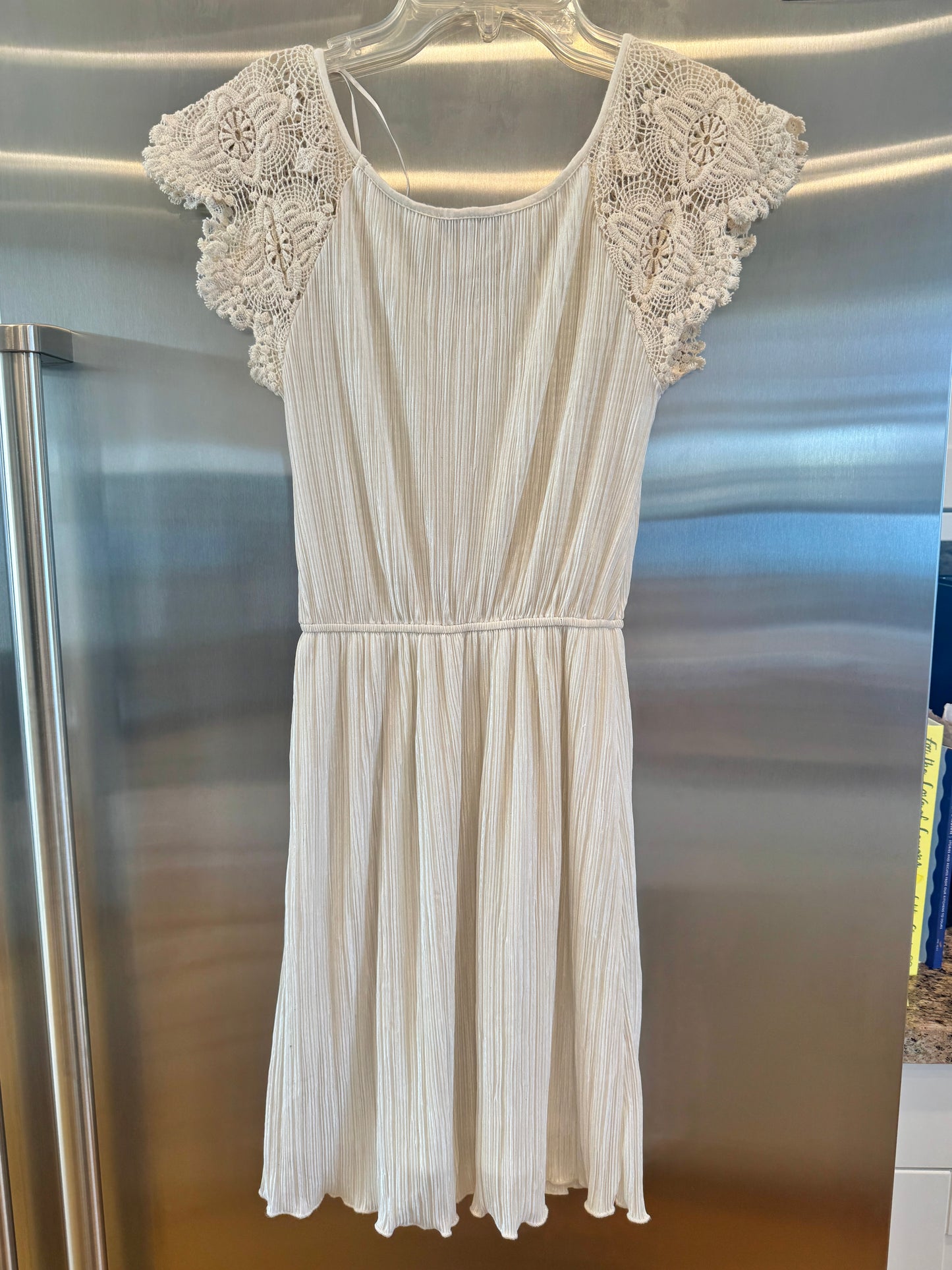 White Micro Plisse Dress with Lace Sleeve Cap * Pre-Owned *