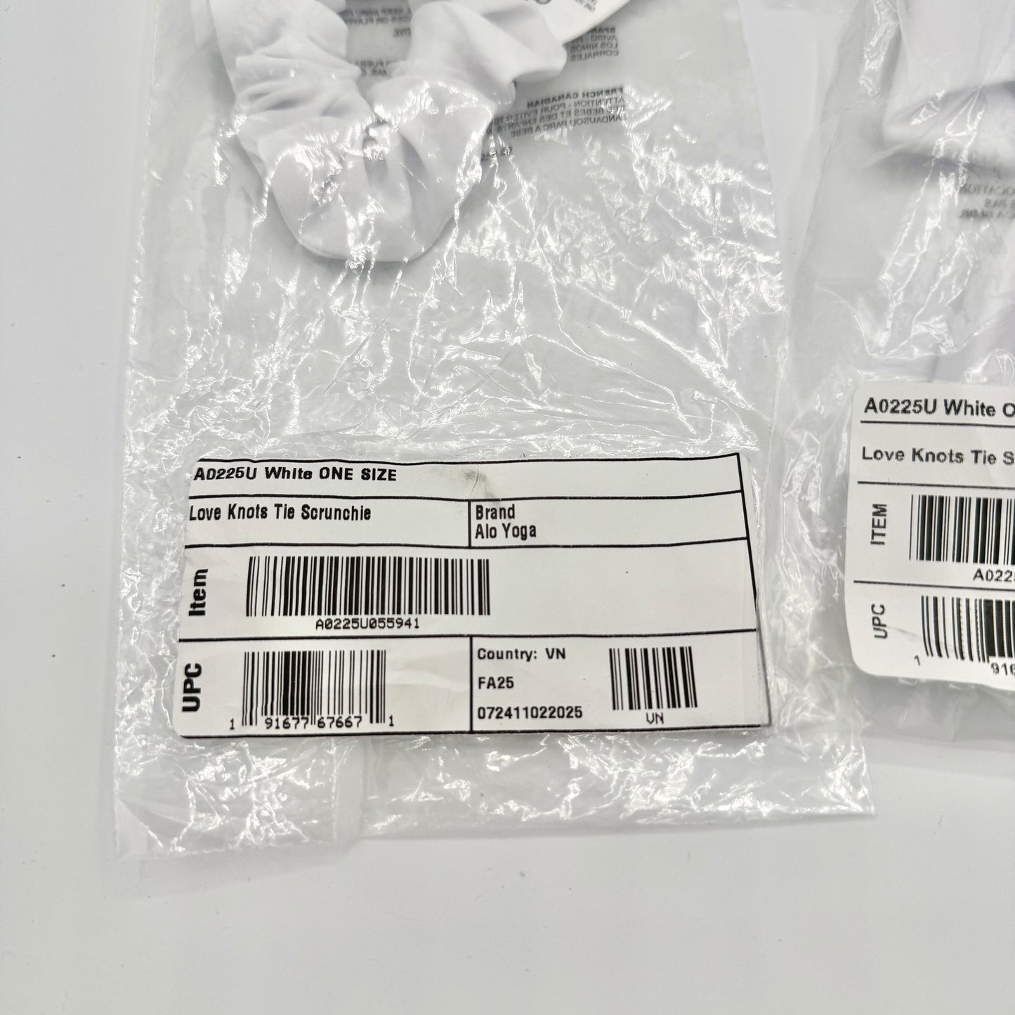 Alo Yoga (Bundle) 2x Love Knots Hair Tie Scrunchies — White