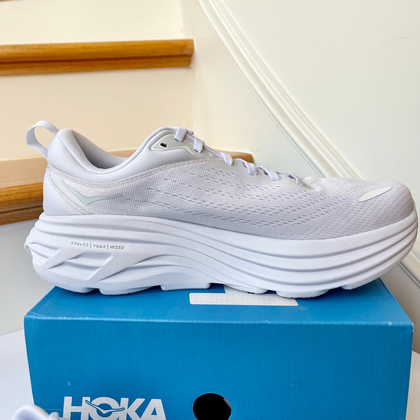 Hoka Bondi 8 Running Shoes Women’s in all ( triple ) white , WWH shoe