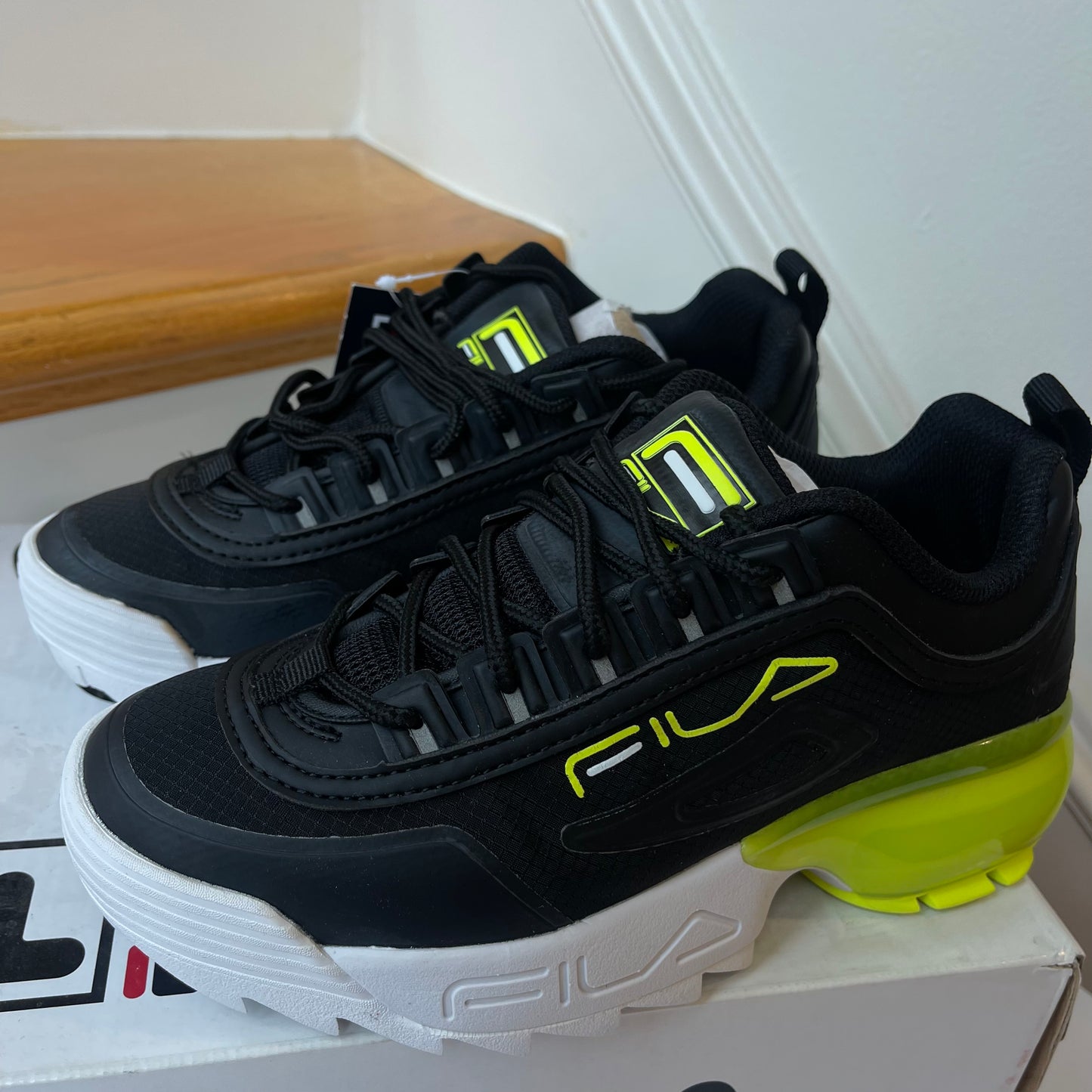 Fila Disruptor 2A — Black / neon yellow green . Women’s platform sneakers