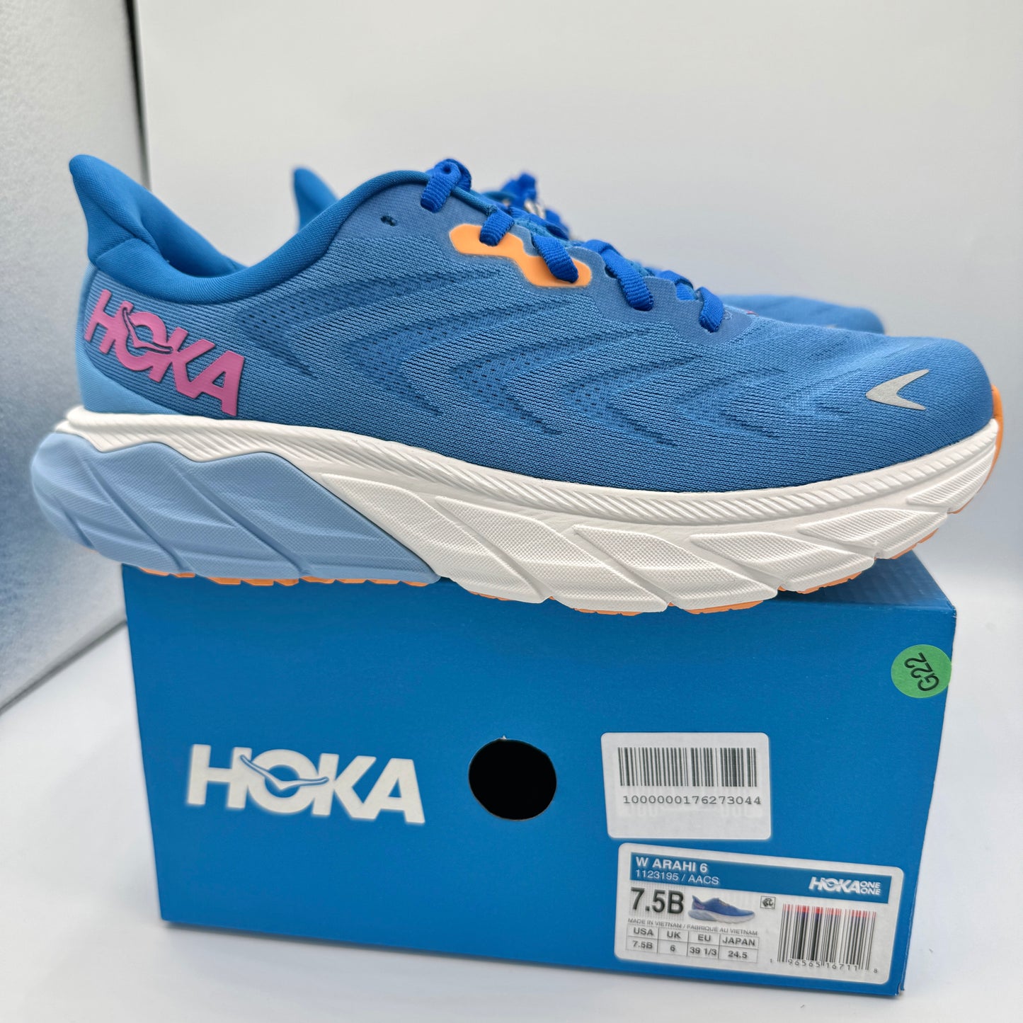 Hoka Arahi Running Shoes - Womens brand new in All Aboard Coastal Sky Blue