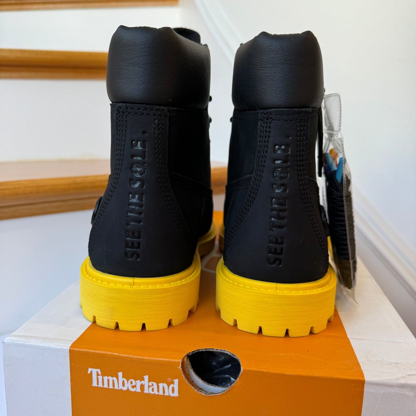 Timberland Heritage 6 Inch Waterproof Nubuck Black Yellow Boots , brand NEW