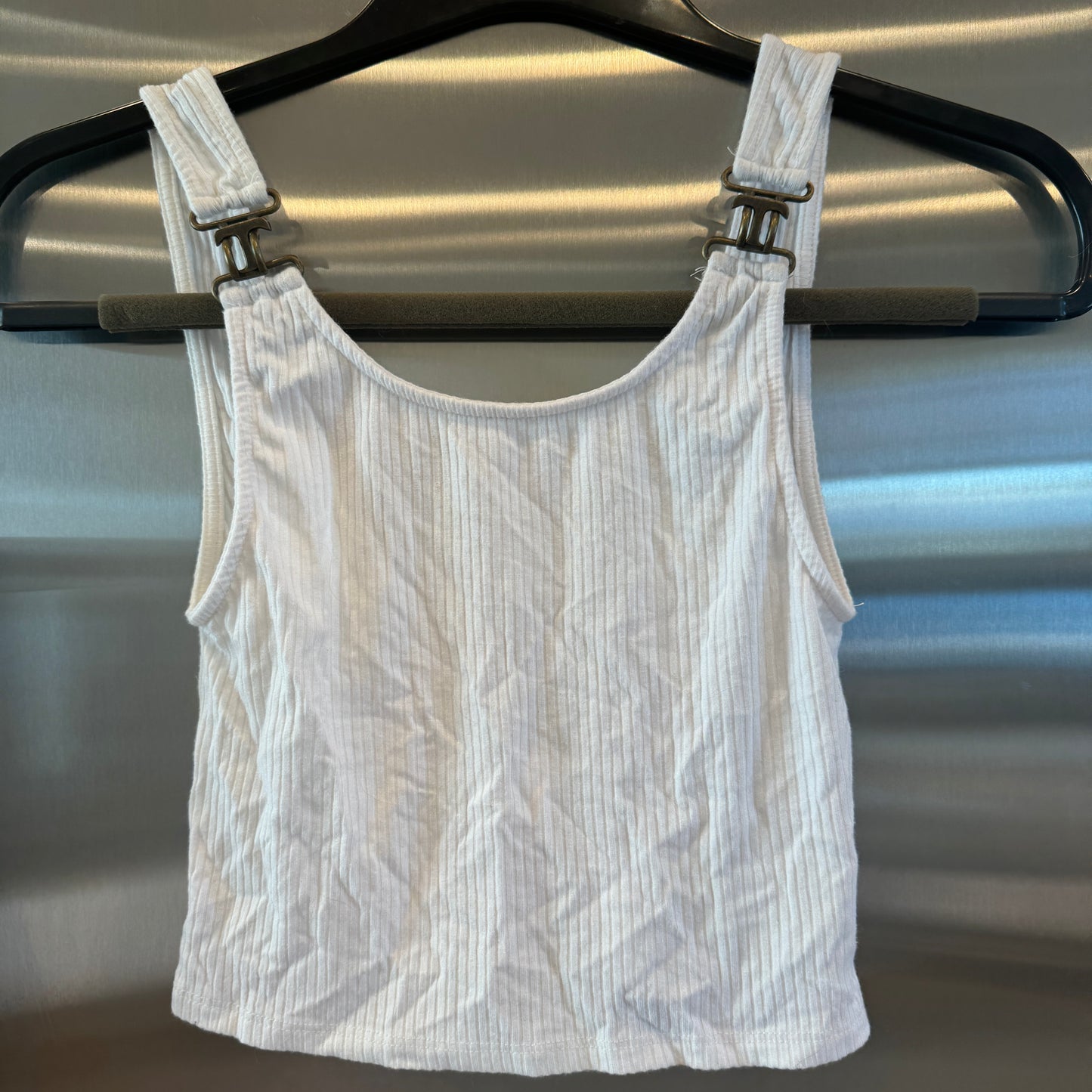 LF White Buckle Ribbed Crop Tank Top Cropped Shirt