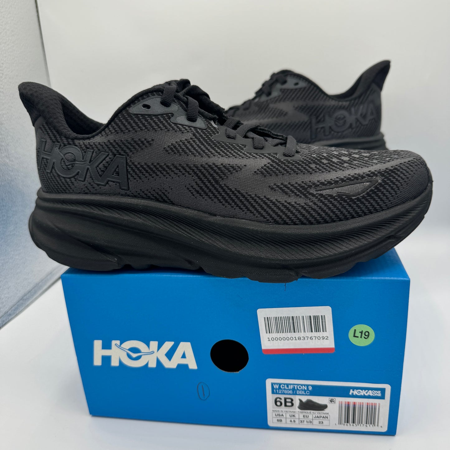 Hoka Clifton 9 Women’s Running Shoes All Black Hoka one one NEW