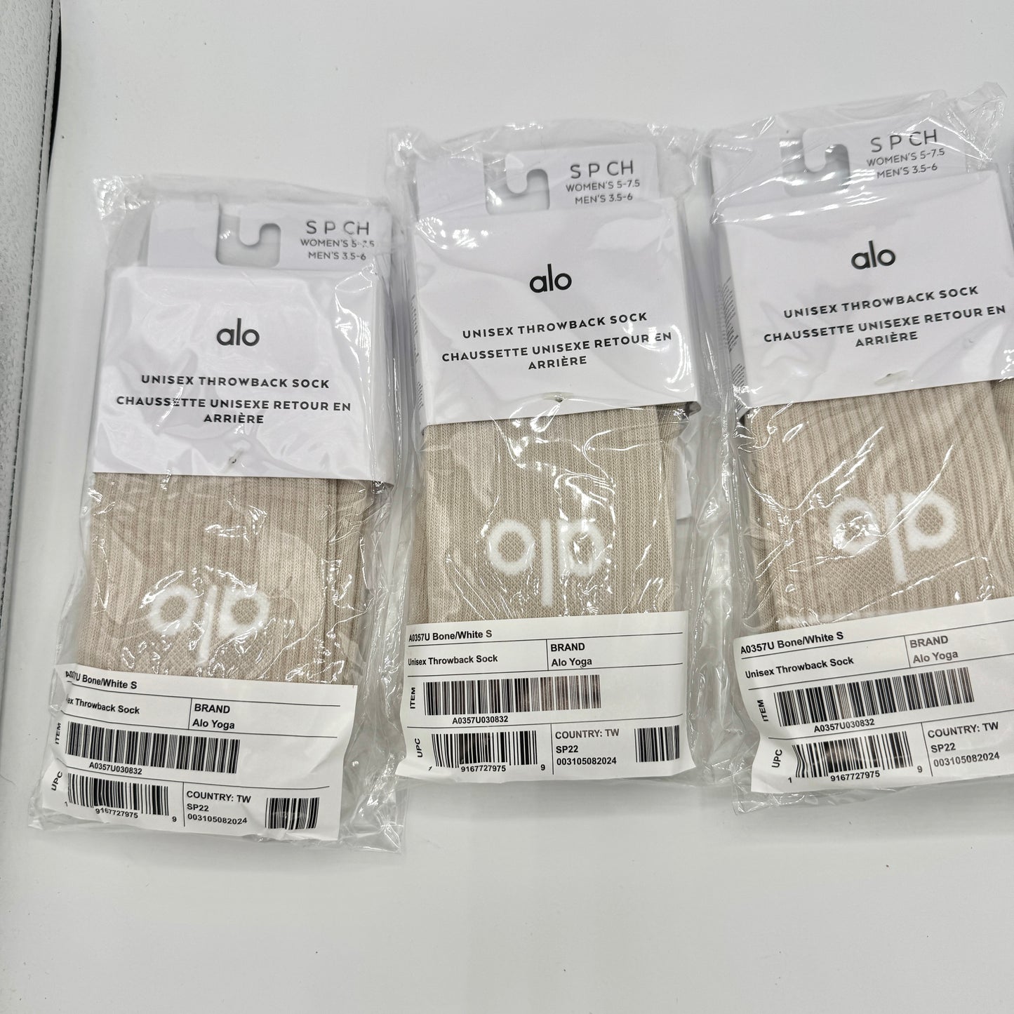 Alo Yoga (Bundle) Unisex Throwback Socks, 4x Pairs - Bone / White