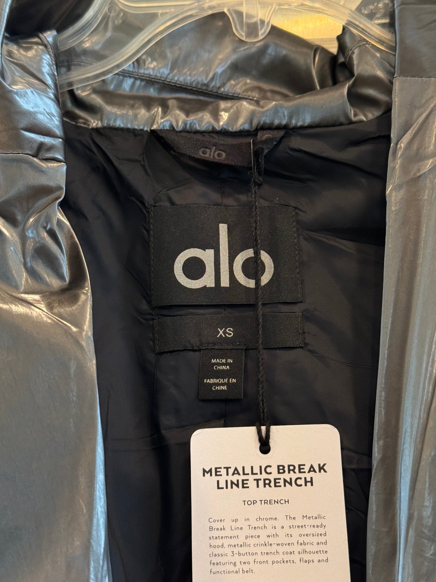 Alo Yoga Metallic Break Line Trench Jacket - Silver , Rain Resistant