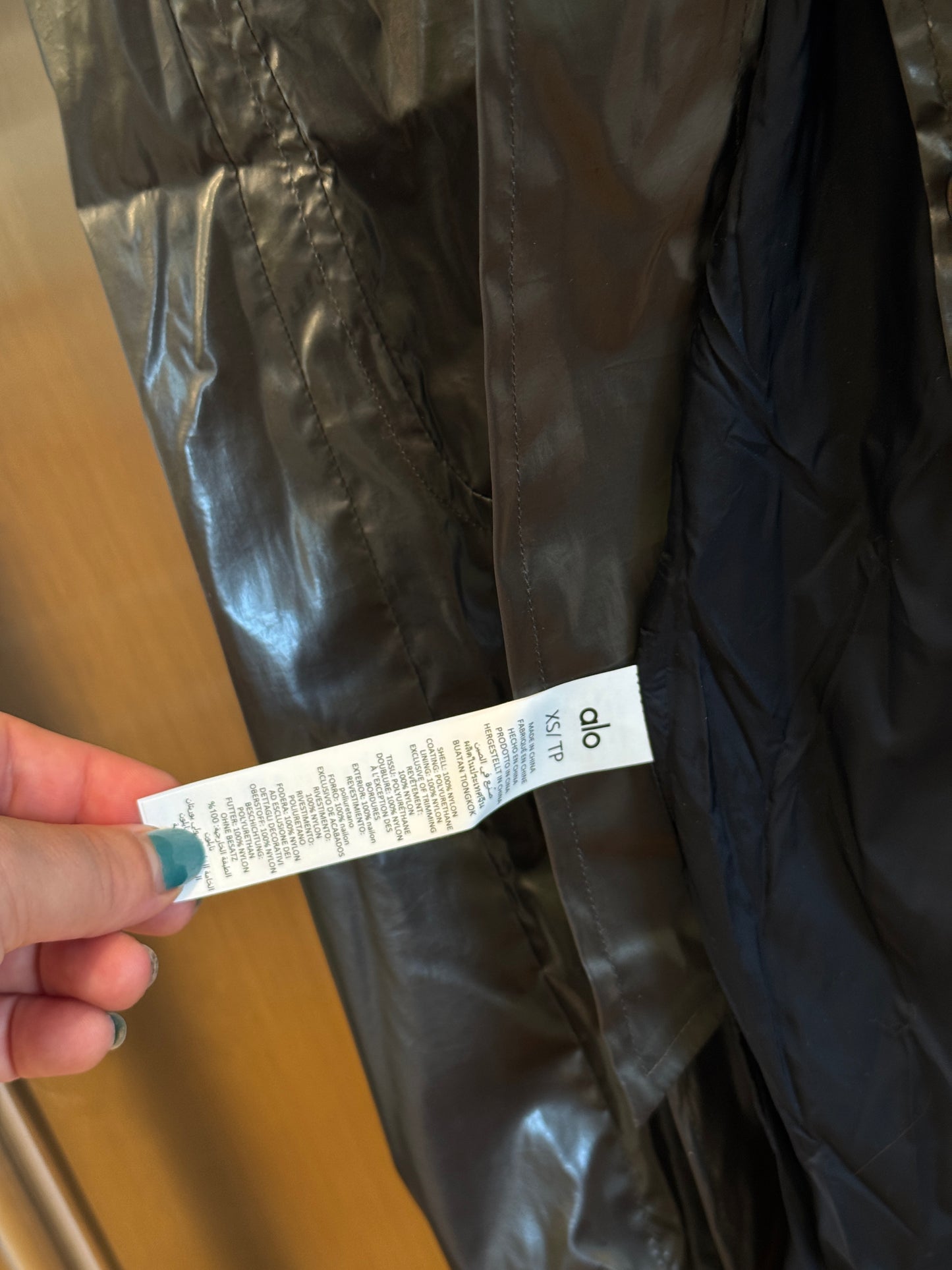 Alo Yoga Metallic Break Line Trench Jacket - Silver , Rain Resistant
