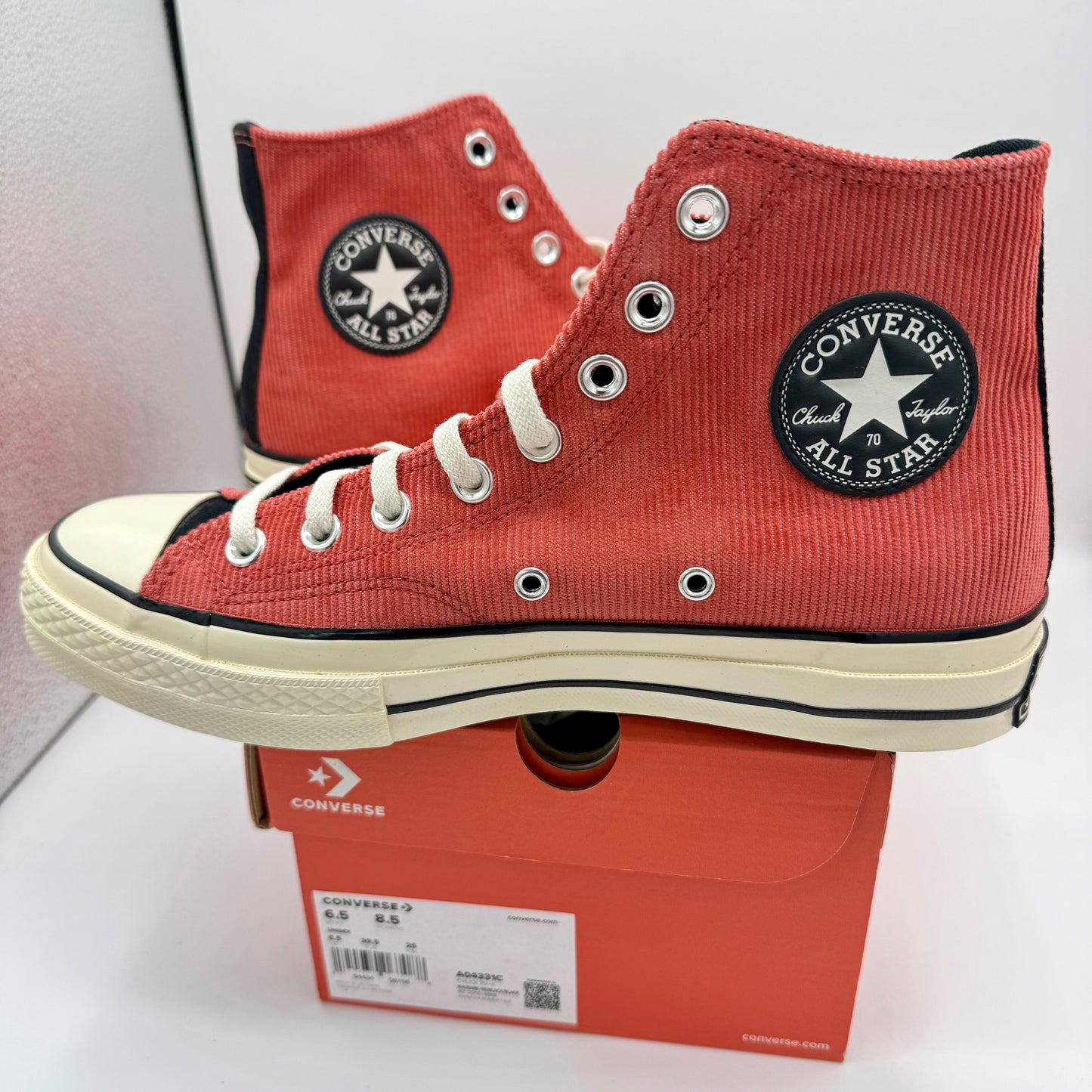 Converse Chuck 70 Hi Classic Tops Rhubarb Pie Corduroy Workwear Red Black