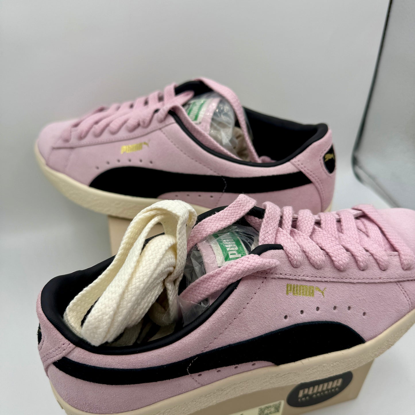 Puma Suede VTG Textured Leather Sneakers , extra laces , pearl pink black