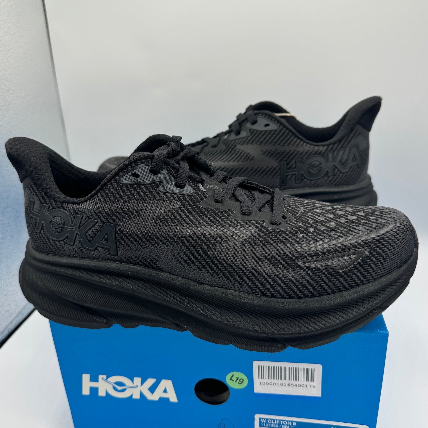 Hoka Clifton 9 Women’s Running Shoes All Black Hoka one one NEW