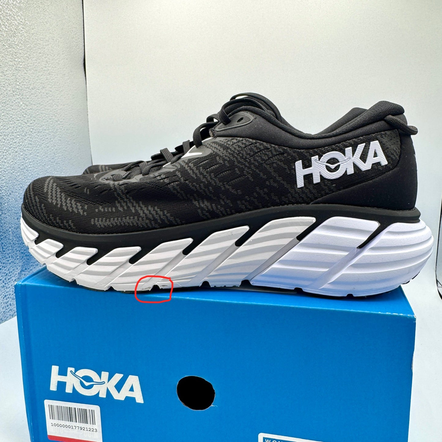 Hoka Gaviota 4 Women's Running Shoes black / white - cushioned