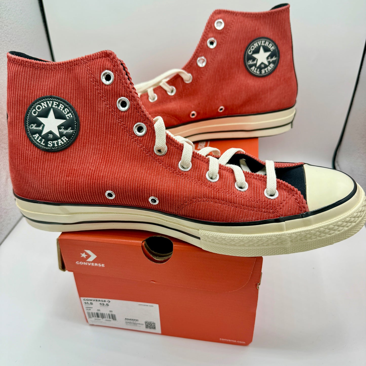 Converse Chuck 70 Hi Classic Tops Rhubarb Pie Corduroy Workwear Red Black