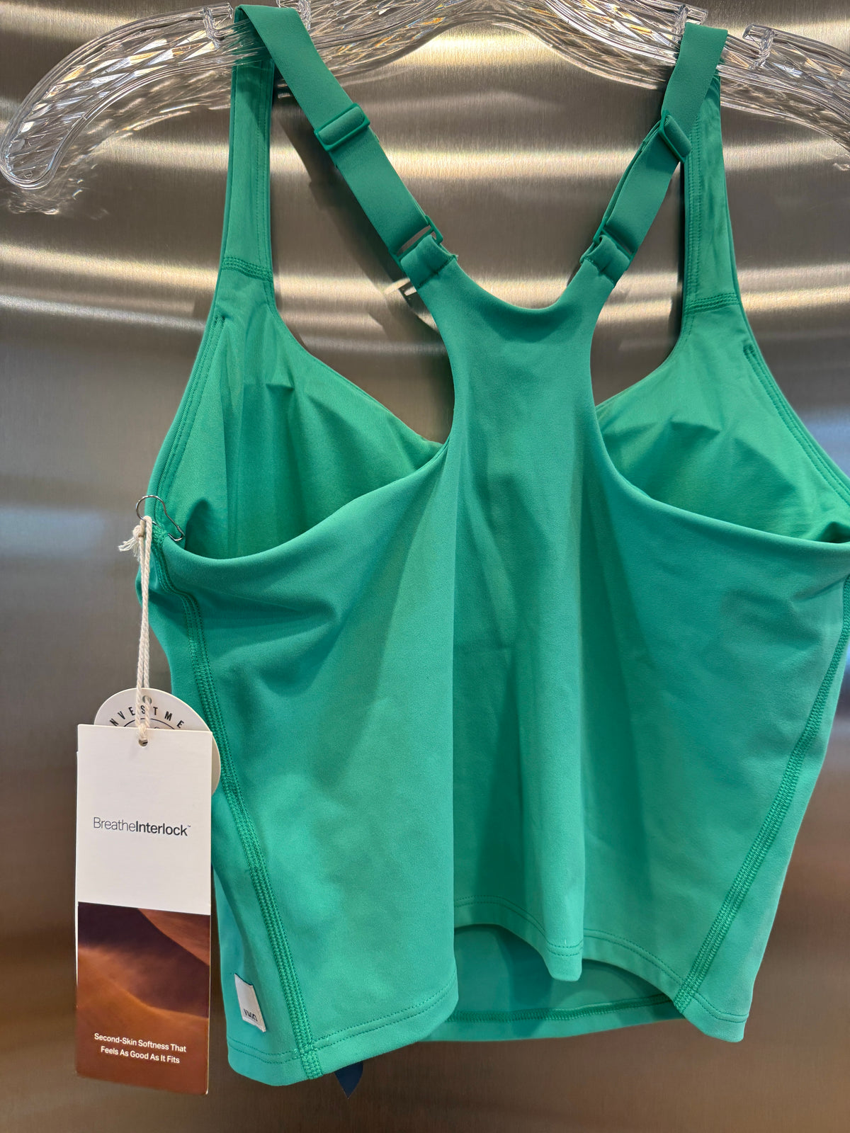Vuori SL Dynamic Tank Top in Light Bergamot Green