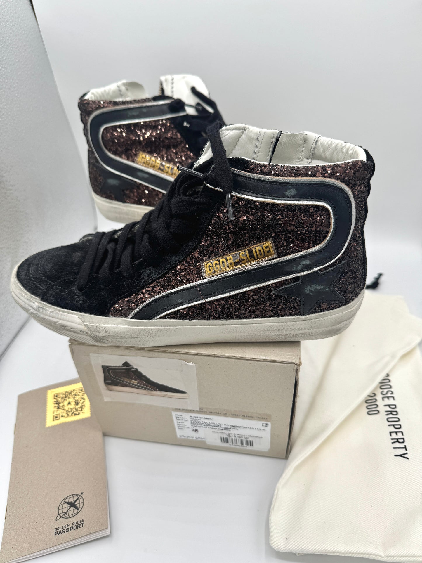 Golden Goose Sneakers Slide in Coffee / Black  Classic Star / Glitter Wave