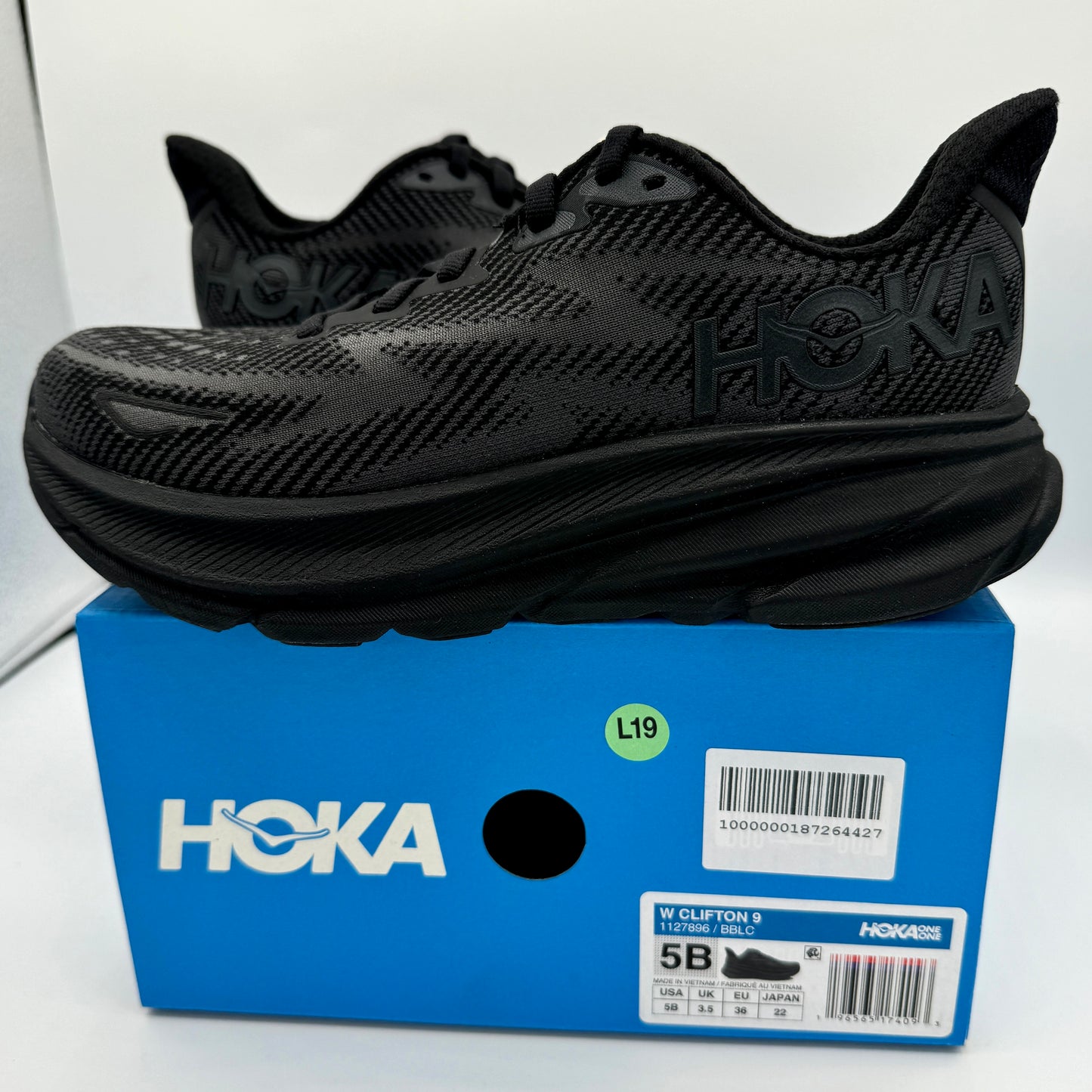 Hoka Clifton 9 Women’s Running Shoes All Black Hoka one one NEW