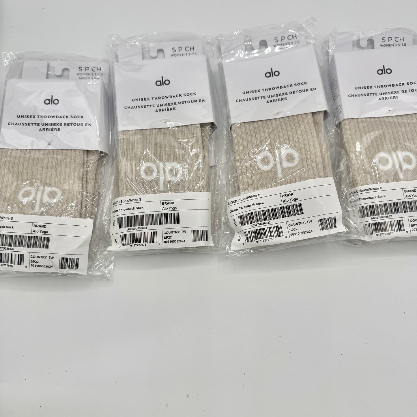 Alo Yoga (Bundle) Unisex Throwback Socks, 4x Pairs - Bone / White