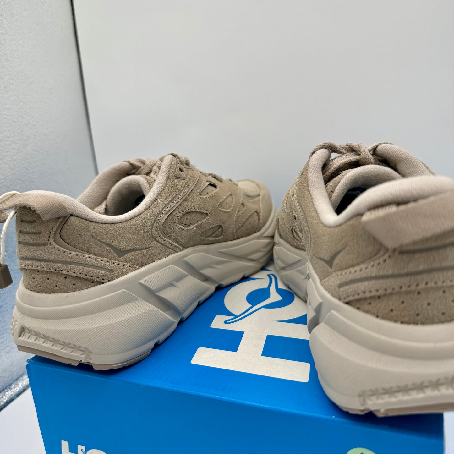 Hoka Clifton L Suede Simply Taupe / Pumice Stone Grey Beige Sneakers UNISEX