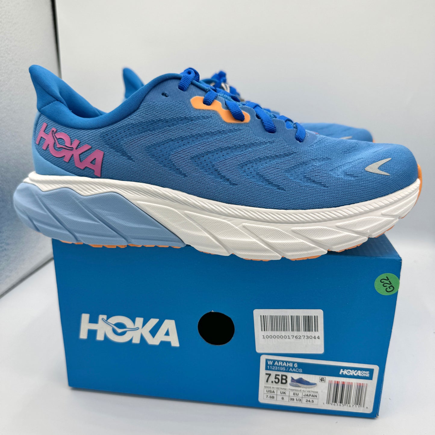 Hoka Arahi Running Shoes - Womens brand new in All Aboard Coastal Sky Blue