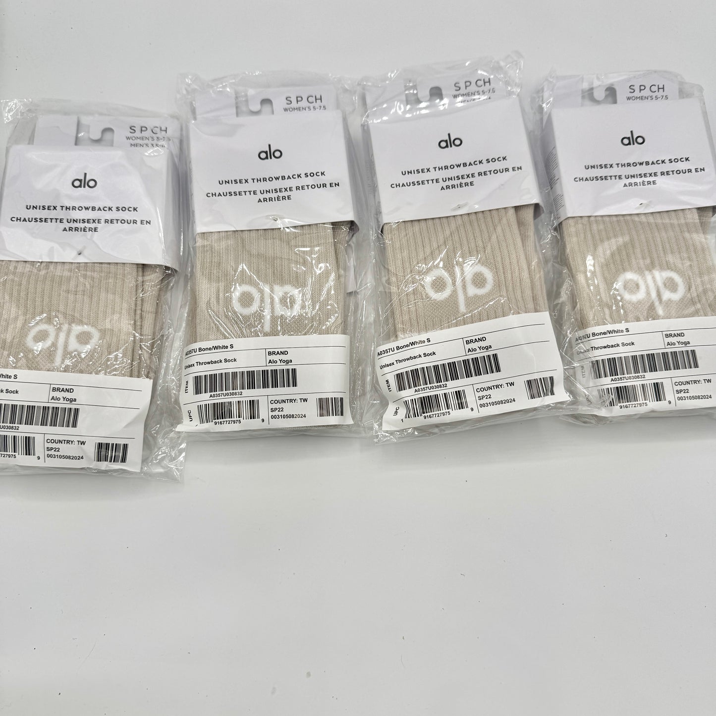 Alo Yoga (Bundle) Unisex Throwback Socks, 4x Pairs - Bone / White