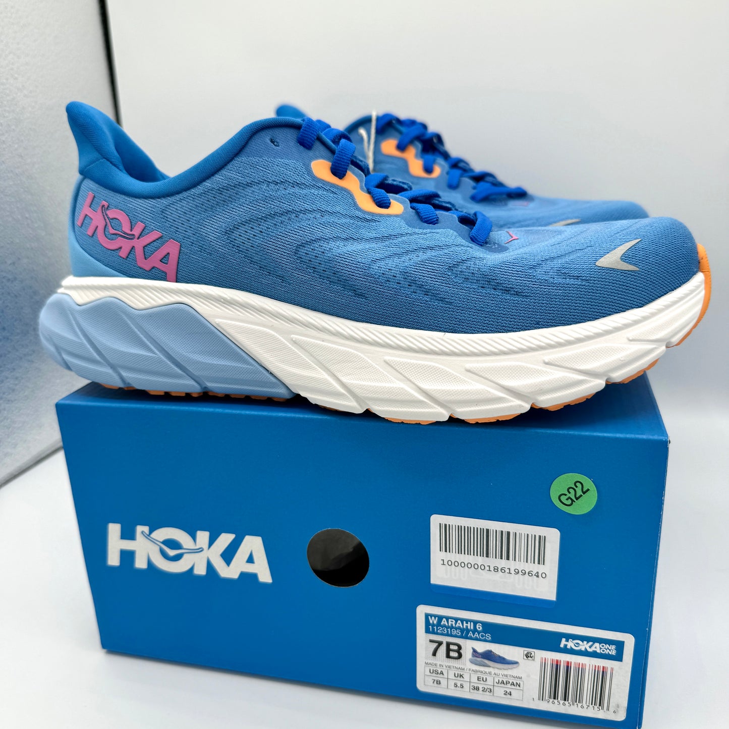 Hoka Arahi Running Shoes - Womens brand new in All Aboard Coastal Sky Blue