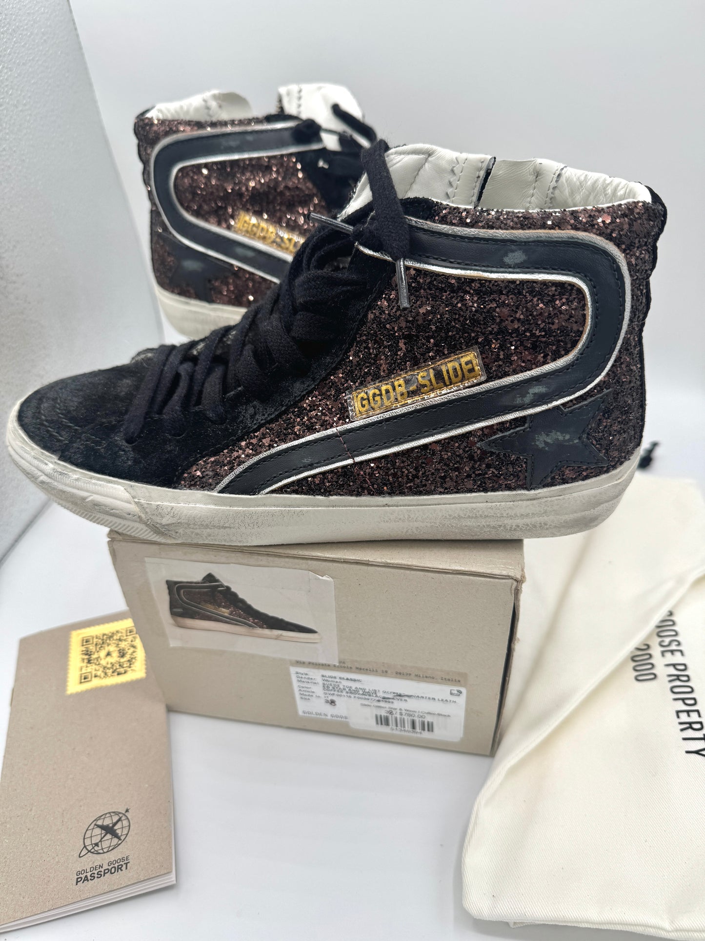 Golden Goose Sneakers Slide in Coffee / Black  Classic Star / Glitter Wave