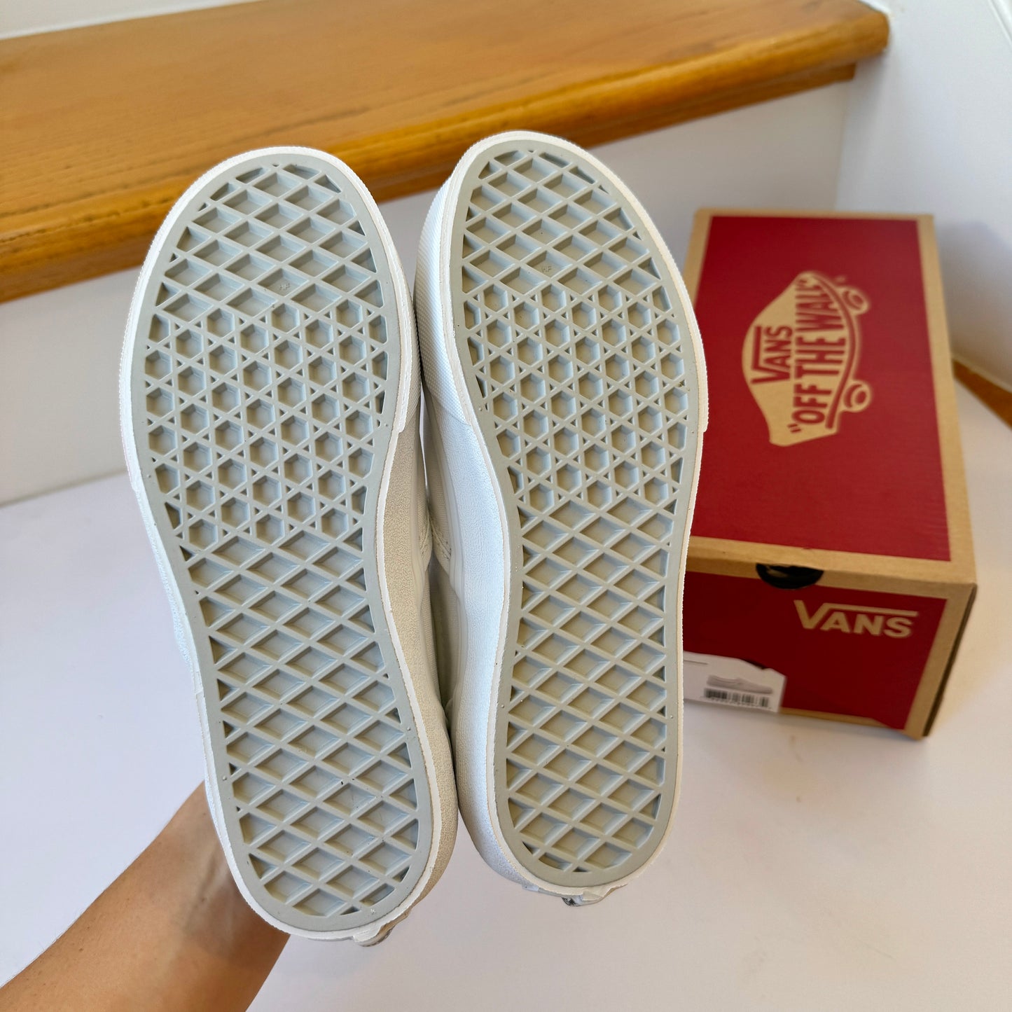 Vans Classic Slip-On Sneakers in all white , kids shoes brand NEW