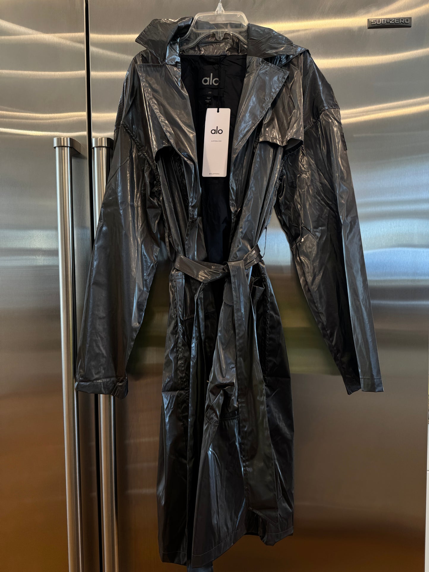 Alo Yoga Metallic Break Line Trench Jacket - Silver , Rain Resistant