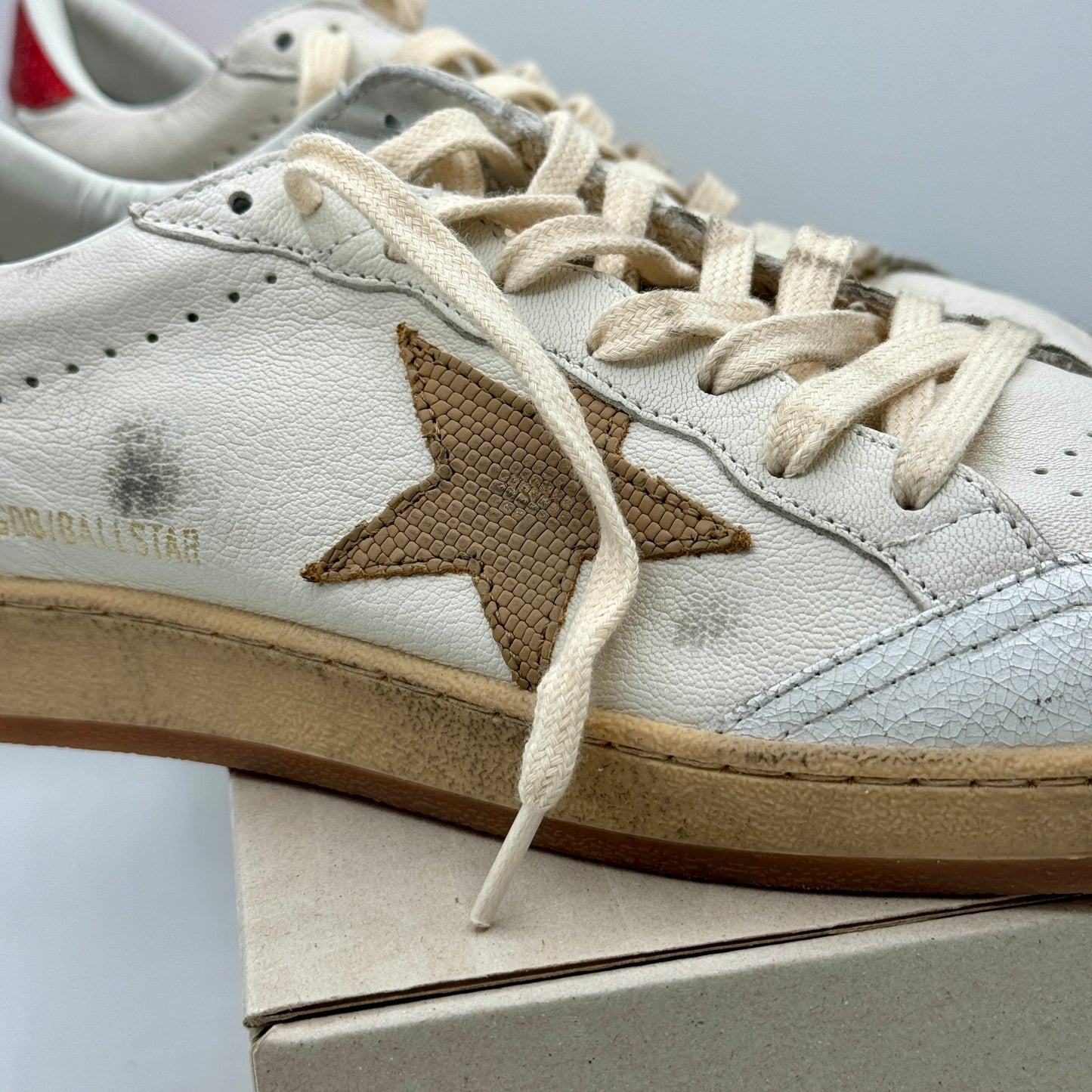 Golden Goose Ballstar Women’s sneakers white red beige leather distressed