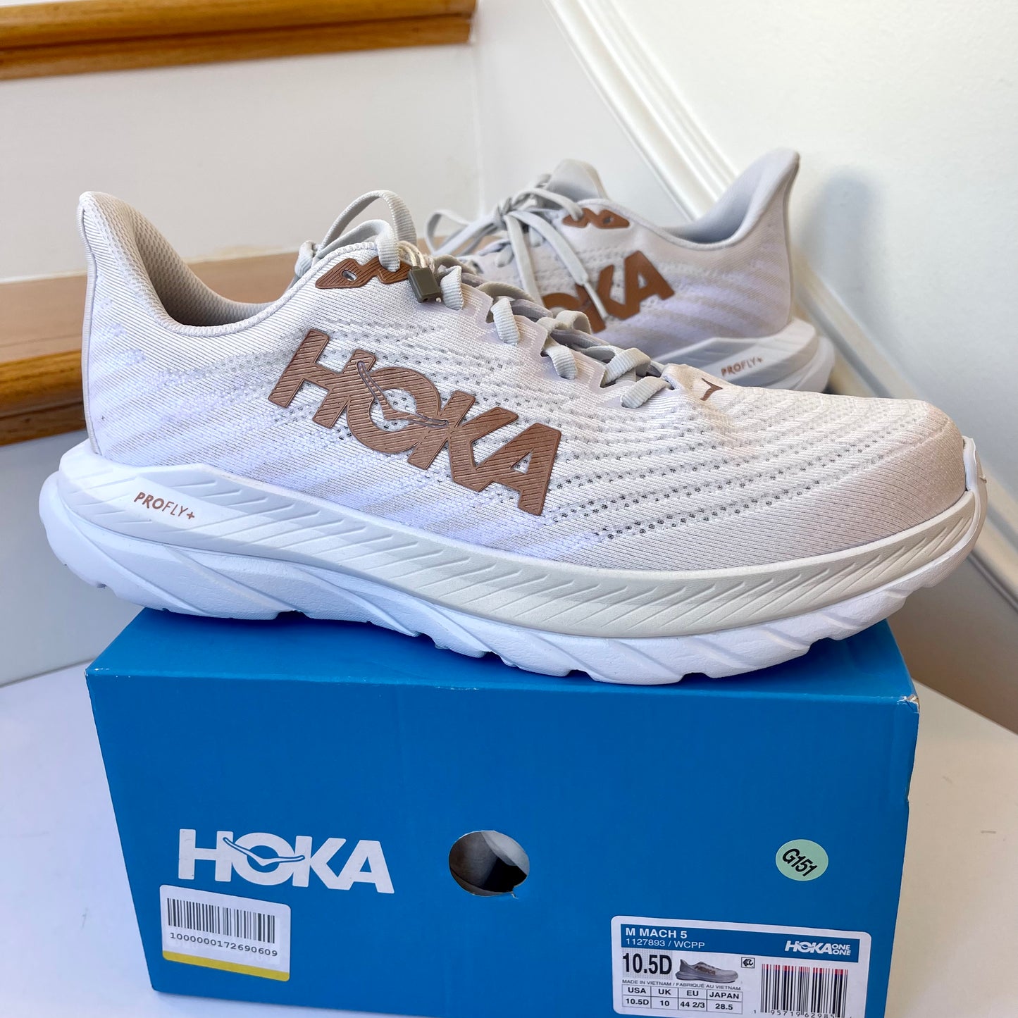 Hoka Mach 5 Running Shoes in White / Copper , Hoka One One race shoes