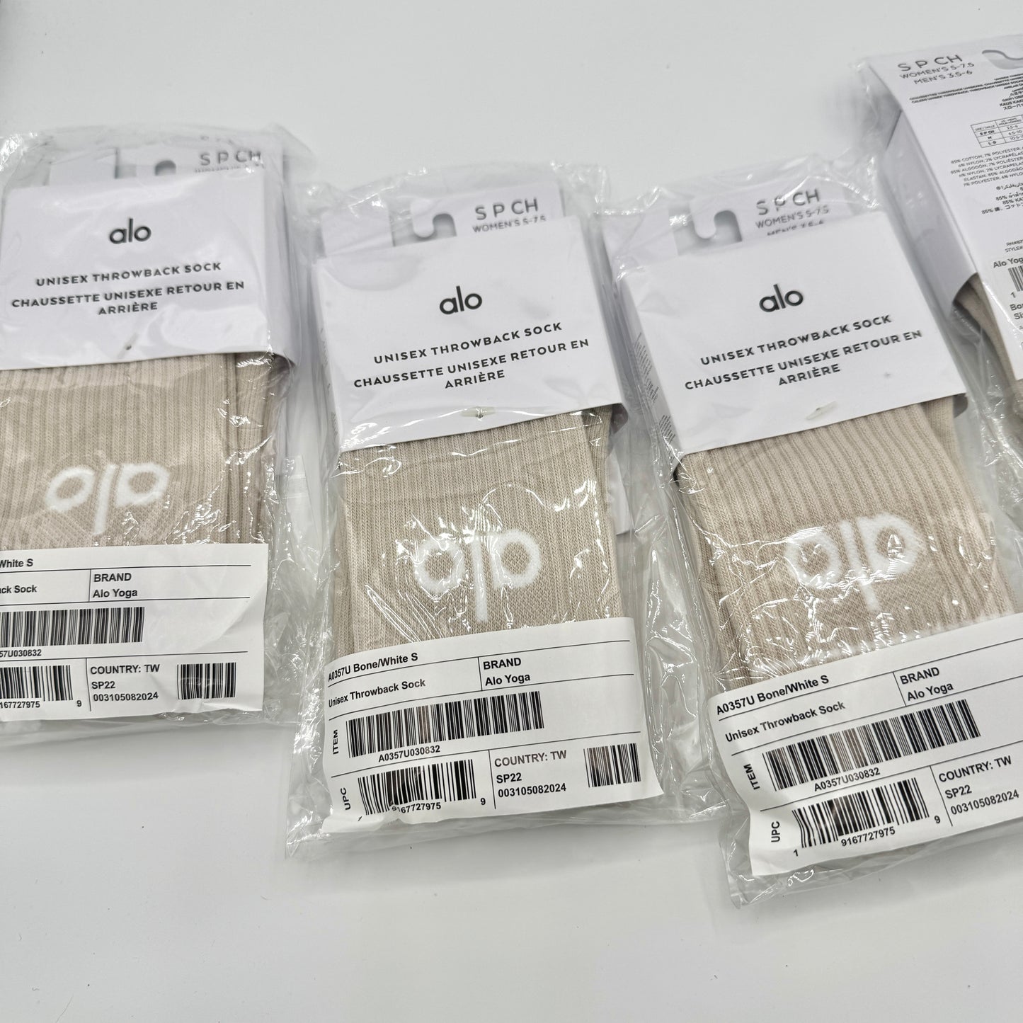 Alo Yoga (Bundle) Unisex Throwback Socks, 4x Pairs - Bone / White