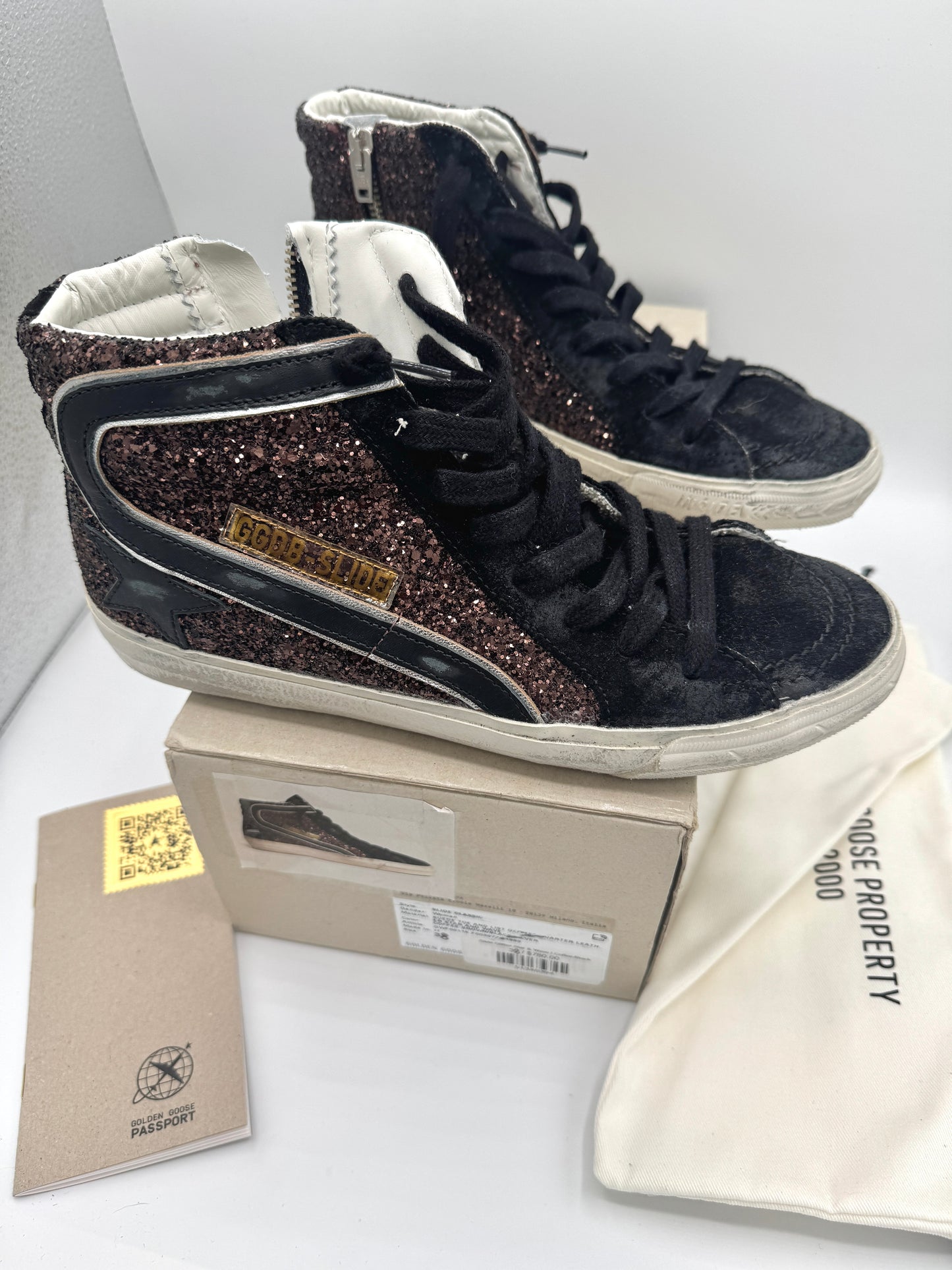 Golden Goose Sneakers Slide in Coffee / Black  Classic Star / Glitter Wave