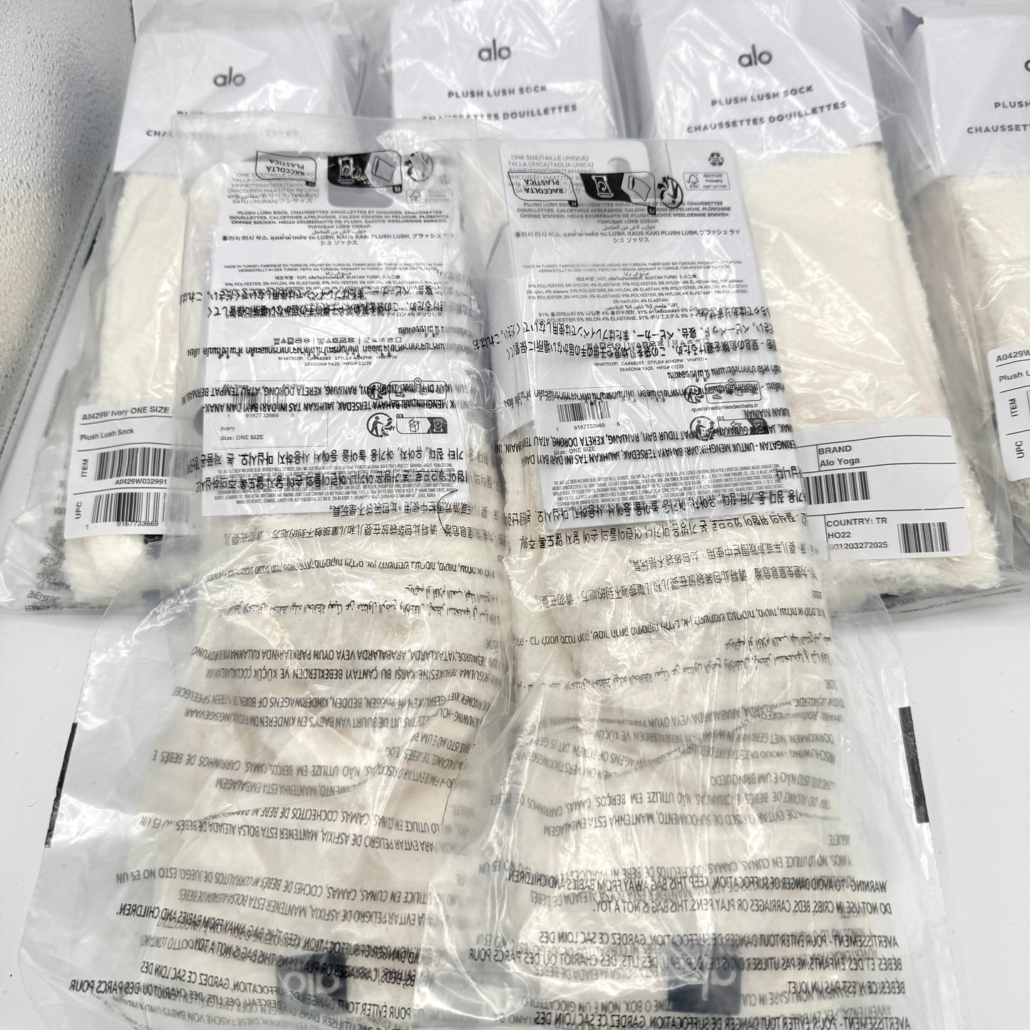 Alo Yoga (Bundle) Women’s Plush Lush Socks, 6x Pairs - Ivory White