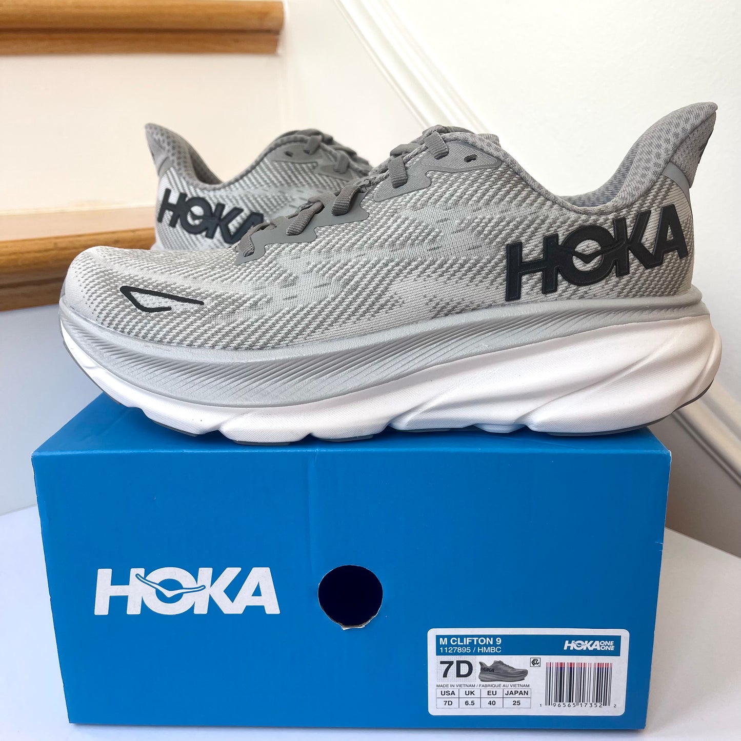 Hoka Clifton 9 Running shoes — brand NEW Mens Harbor Mist Grey / Black