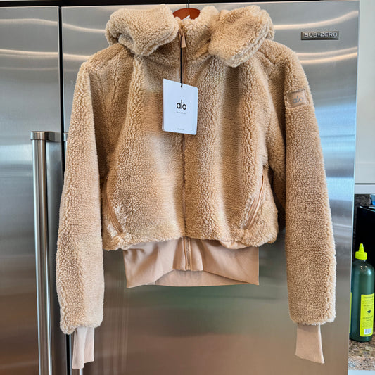 Alo Yoga Foxy Sherpa Jacket in Tan