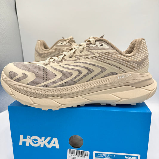 Hoka Stealth Tech Tecton X 2 Sneaker in Oatmeal /Oatmilk U Unisex