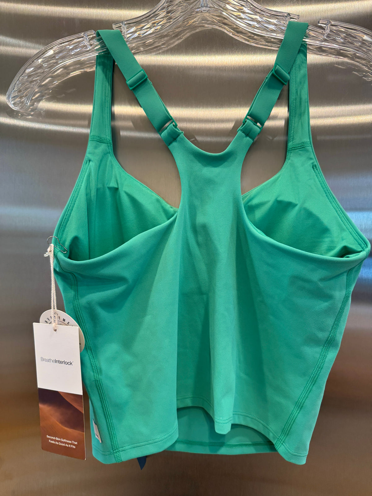Vuori SL Dynamic Tank Top in Light Bergamot Green