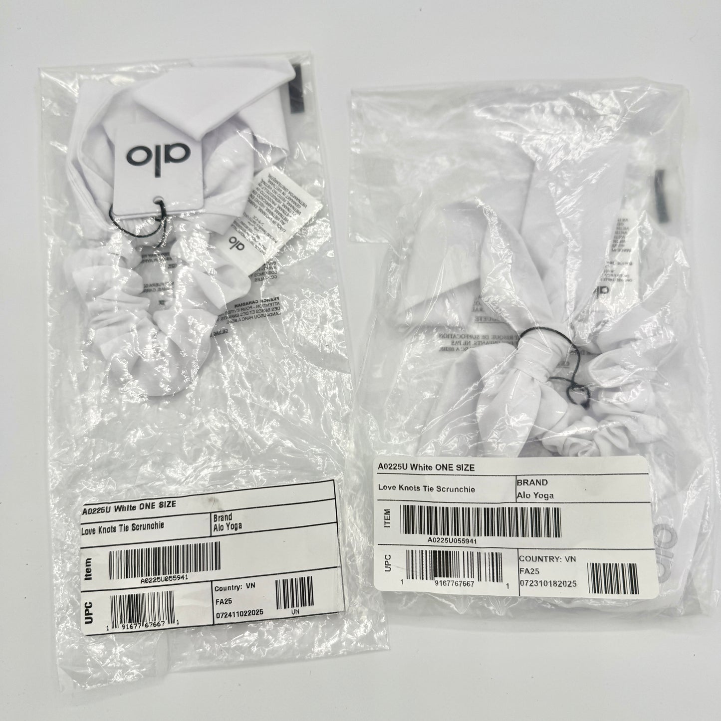 Alo Yoga (Bundle) 2x Love Knots Hair Tie Scrunchies — White