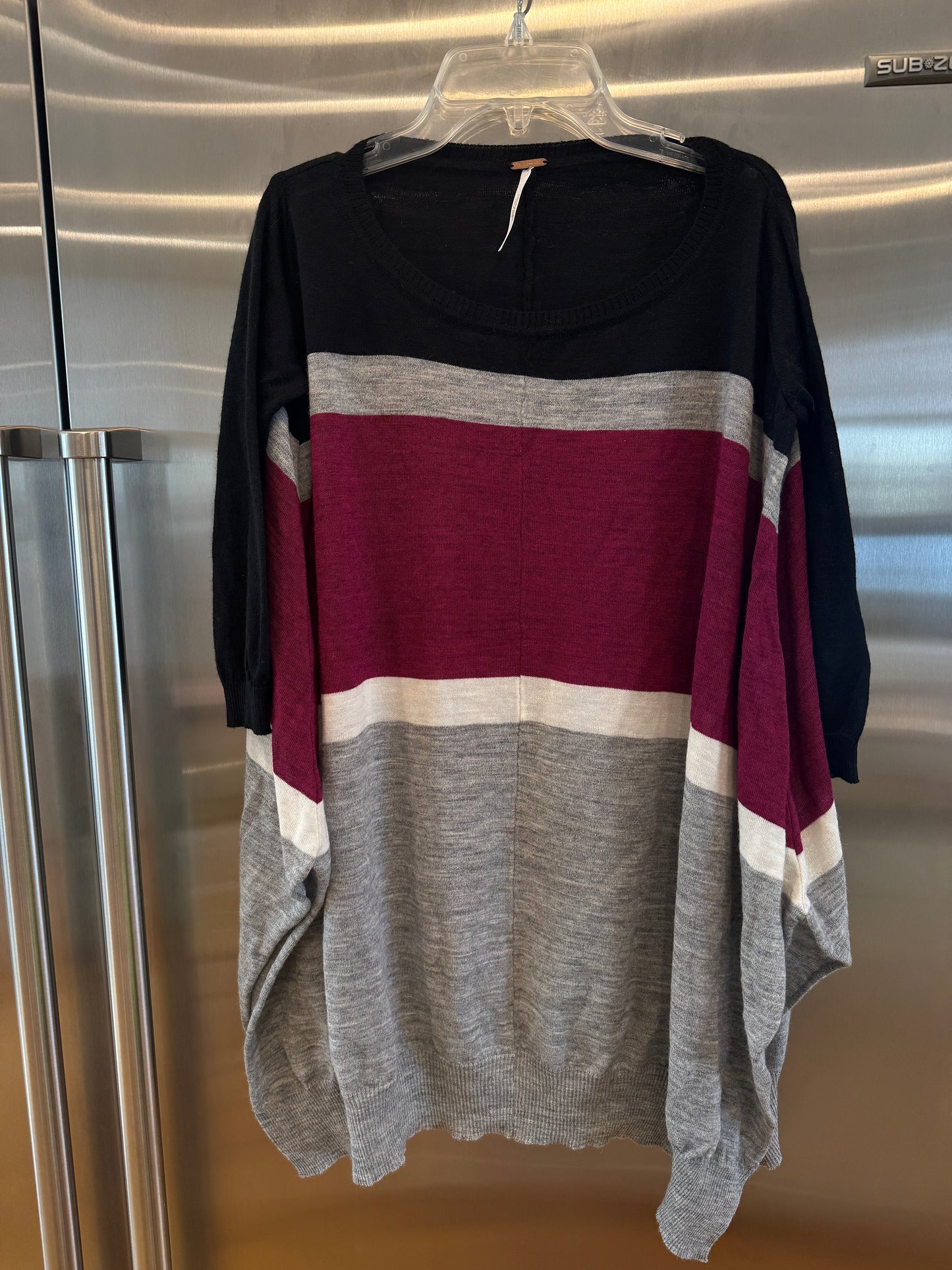 Free People Oversized Knit Sweater * Pre-Owned * Colorblock Top , Made in Italy ,