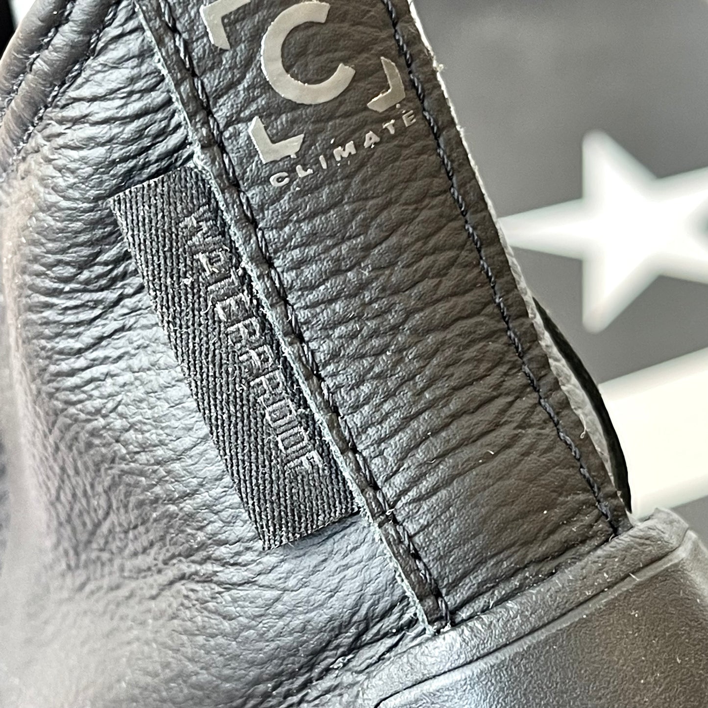 Converse Chuck Taylor All Star Lugged Winter 2.0 Hi High Top All Black Shoes