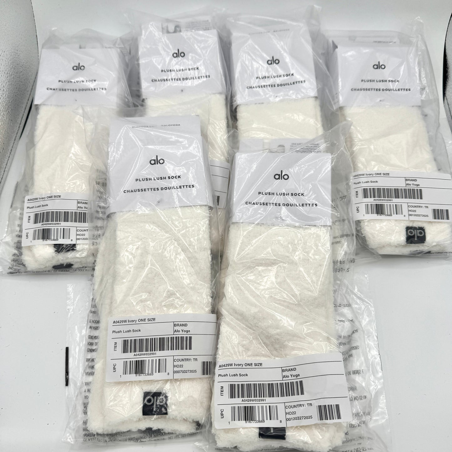 Alo Yoga (Bundle) Women’s Plush Lush Socks, 6x Pairs - Ivory White