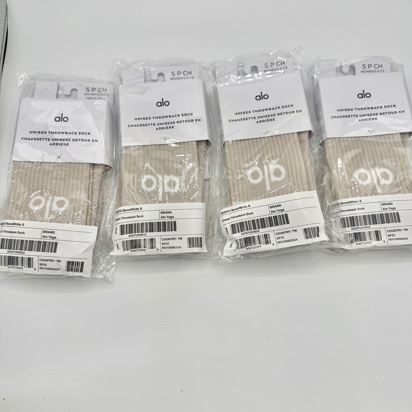 Alo Yoga (Bundle) Unisex Throwback Socks, 4x Pairs - Bone / White