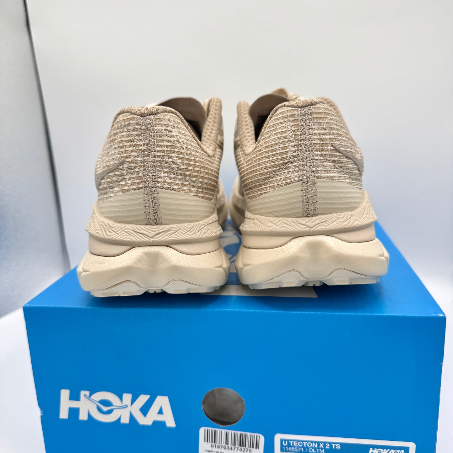 Hoka Stealth Tech Tecton X 2 Sneaker in Oatmeal /Oatmilk U Unisex
